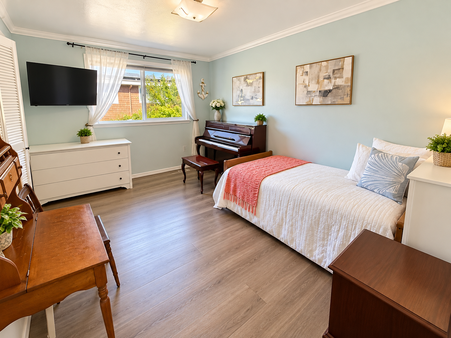 Sunlit Private Bedroom Suite